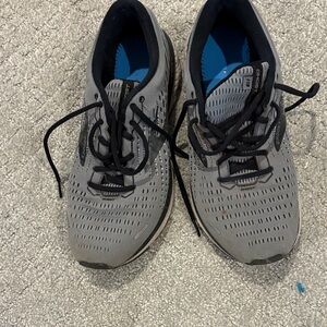 Men's Gray Running Shoes - Breathable Athletic Sneakers
